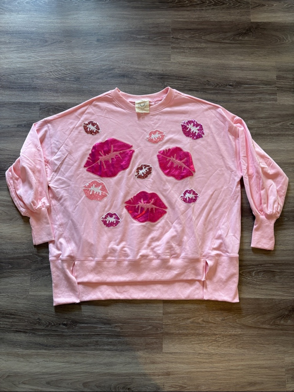 Fantastic Fawn Pink Sequin Lips Sweatshirt Size S Oversized Graphic Crewneck